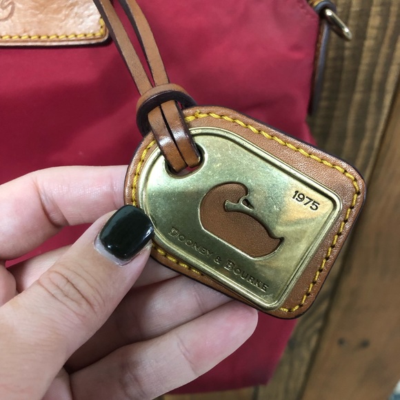 Dooney & Bourke red with leather purse - Picture 4 of 12